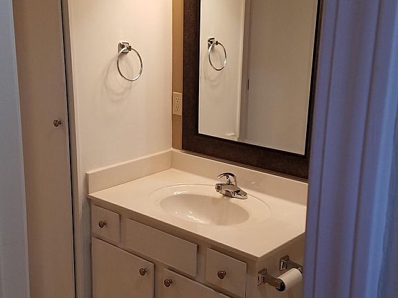 2nd image of 620 Archer Ct #1