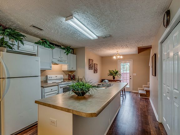 3rd image of 5023 Nina Marie Ave