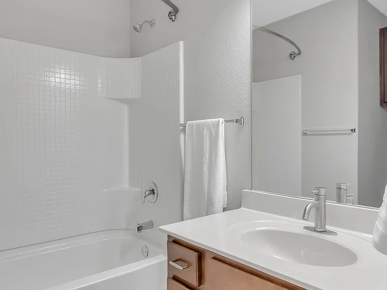 16329 Severn Ln — Photo 26