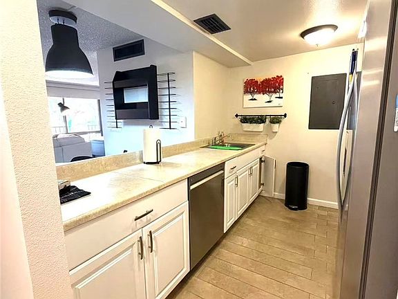 3rd image of 205 E Harmon Ave APT 219