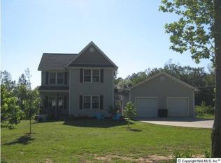 152 Hiawatha Pl, Rainbow City, AL 35906