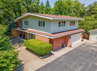 888 Country Club Rd, Crystal Lake, IL 60014