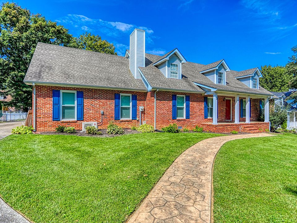 1st image of 107 Lone Oak Dr