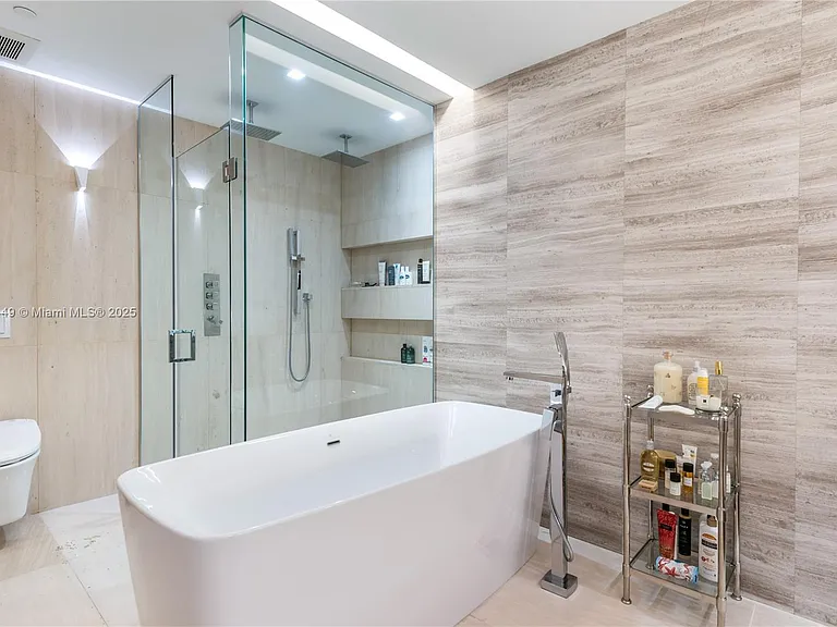 2514 Fisher Island Dr #6104 — Photo 19