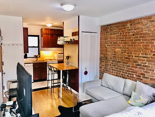 Rented by Carroll Gardens Realty | media 17