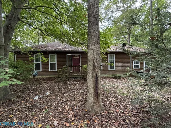 355 Raven Rd, Saluda, VA 23149