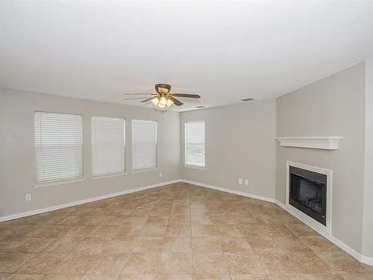 2152 Royal Acres Trl — Photo 5