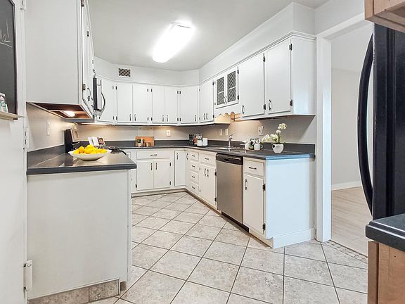 5th image of 10201 Grosvenor Pl APT 1201