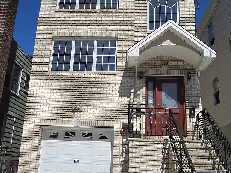 402 Cross St #2 — Photo 1