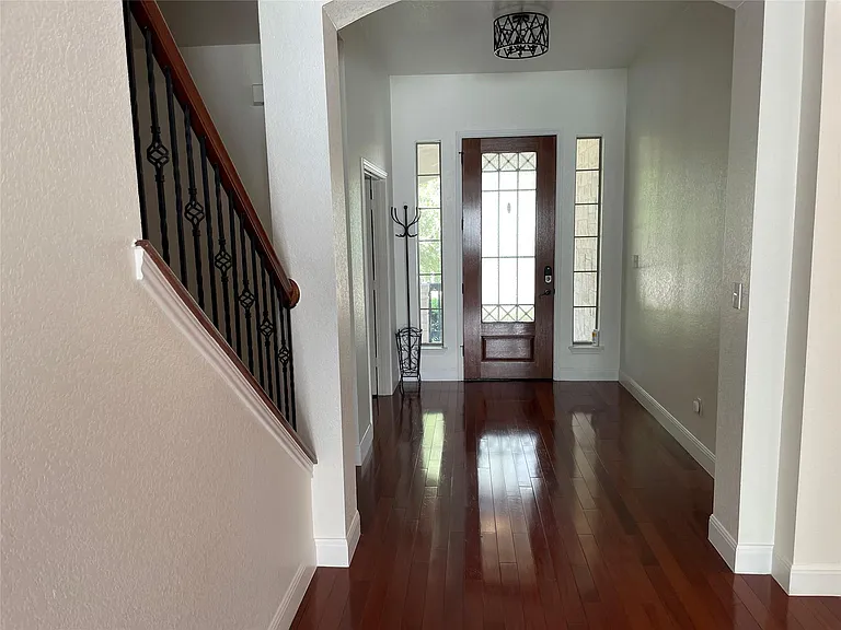 7609 Covered Bridge Dr — Photo 4