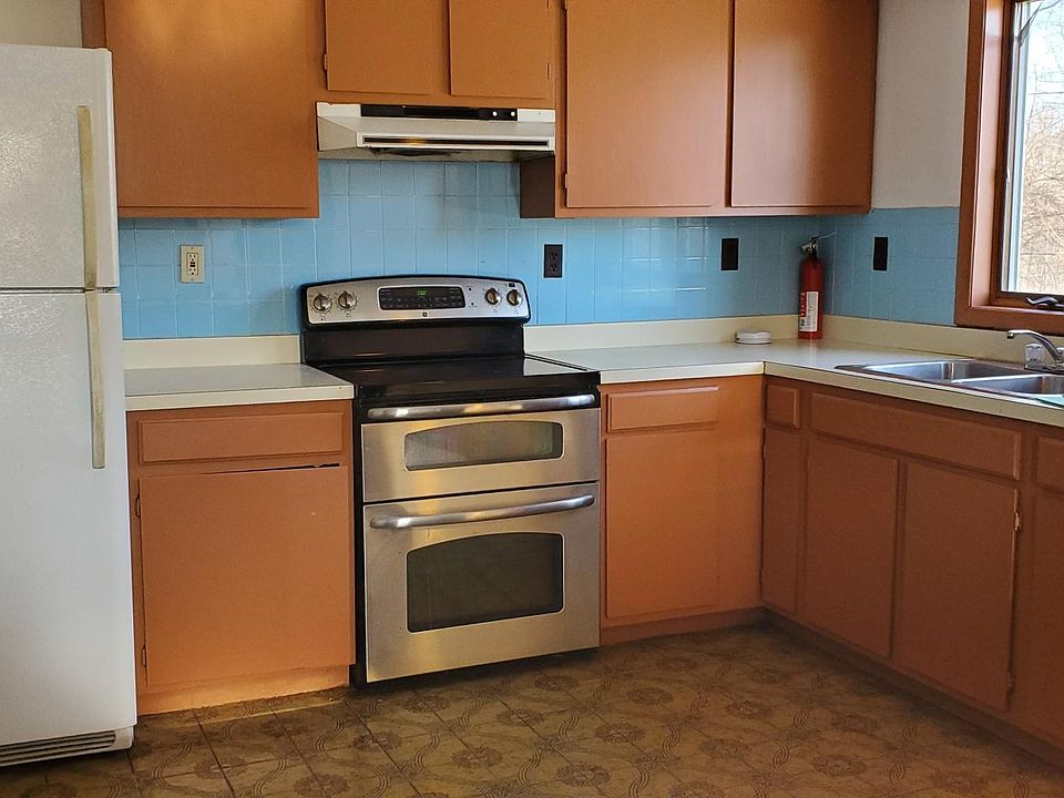 1st image of 248 Vineyard Ave #2