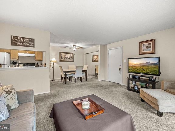 2nd image of 105 Stockton Ct #105