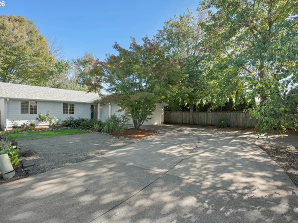 1315 Arcadia Dr, Eugene, OR 97401