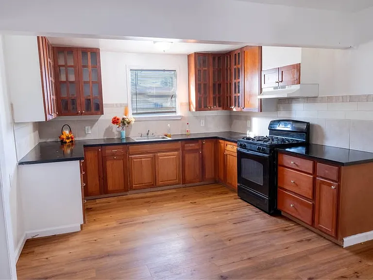 5812 Riverside Dr — Photo 21