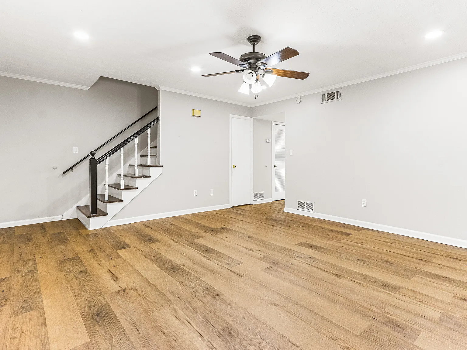 2 bed, 2.5 bath, 1275 sqft, $1,780 — Photo 3