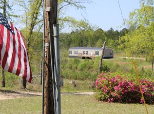 818 W Grantville Rd, Grantville, GA 30220