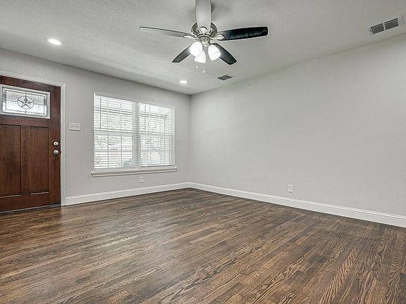 3rd image of 1220 Templecliff Dr