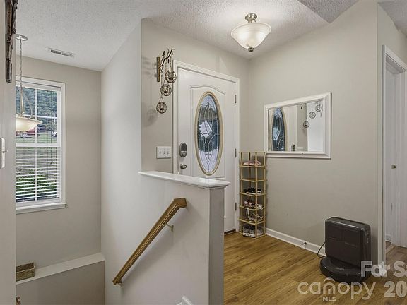 5th image of 249 Forest Glen Way