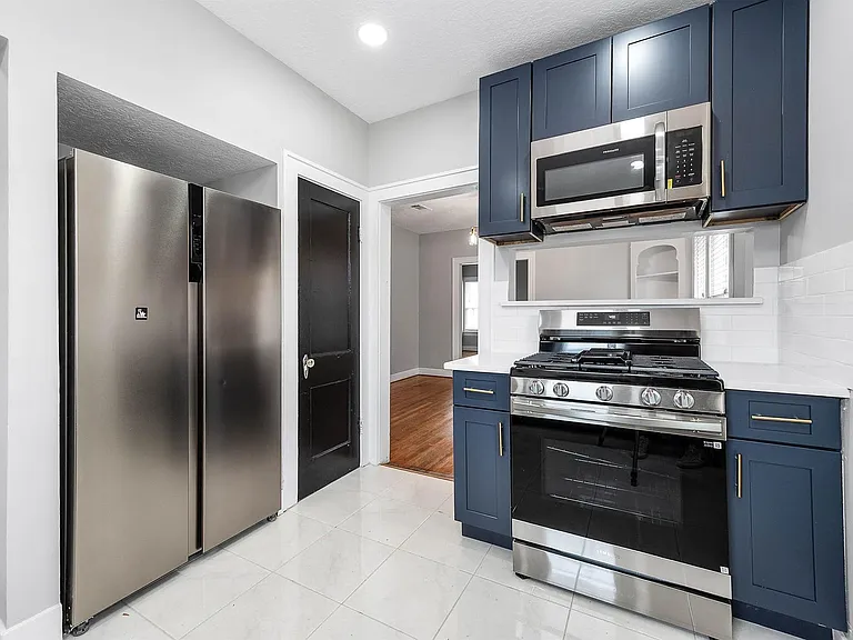 2509 Arbor St — Photo 8
