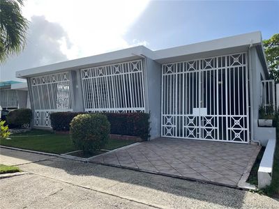 Calle 206 Country Clb, Carolina, PR, 00982