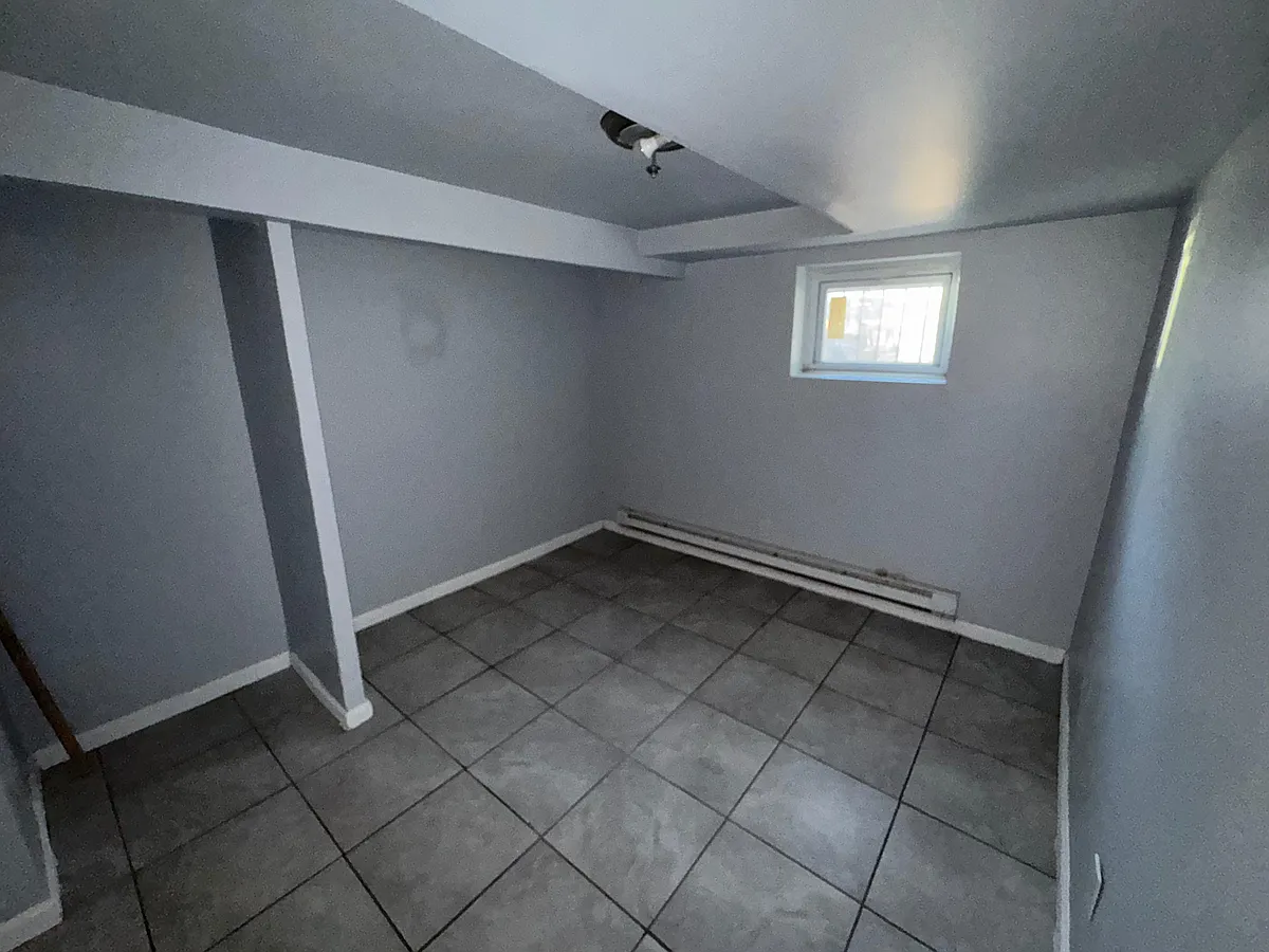 Building Photo - 161 Sunset Ave #2
