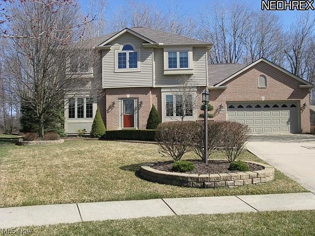 1st image of 17085 Woodlawn Ct