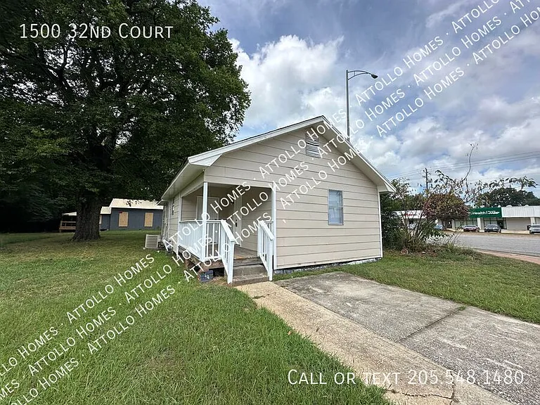 1500 32nd Ct — Photo 1
