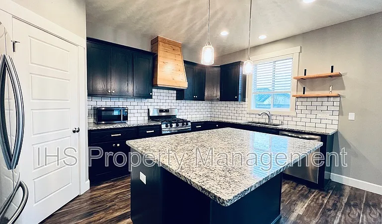 9801 Silverbright Dr — Photo 11