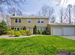 21 Collingwood Rd, Marlboro, NJ 07746