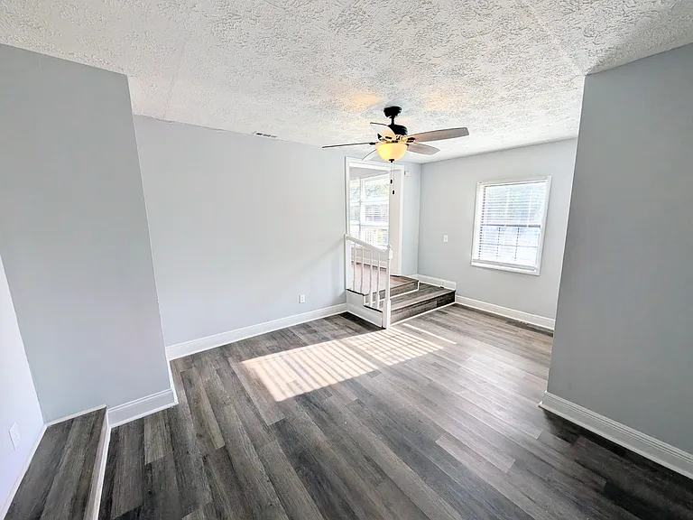 70 Ruzelle Dr SW — Photo 8