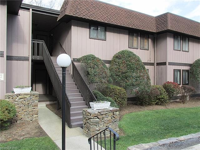 1st image of 33 Lake Dr