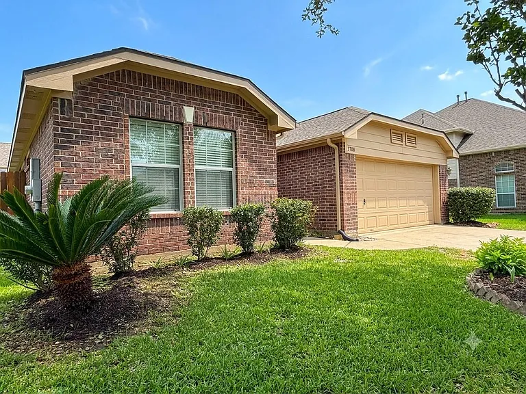 3708 Whitlam Ct — Photo 2