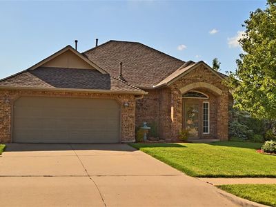 1905 Mead Ln, Moore, OK, 73170