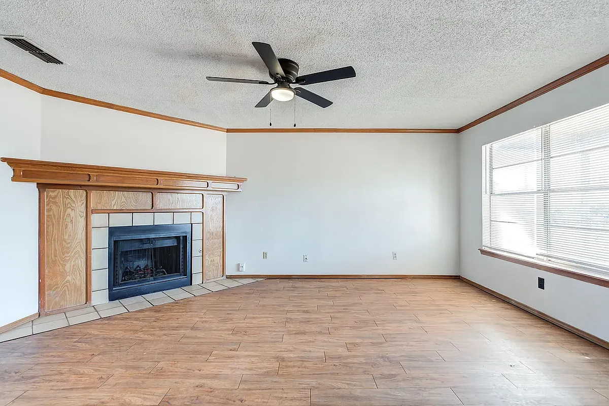 Building Photo - 7405 Waco Ave #D