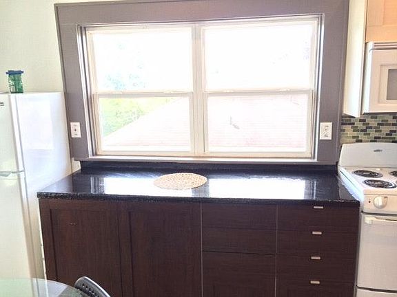 5th image of 1922 Rosewood St #2