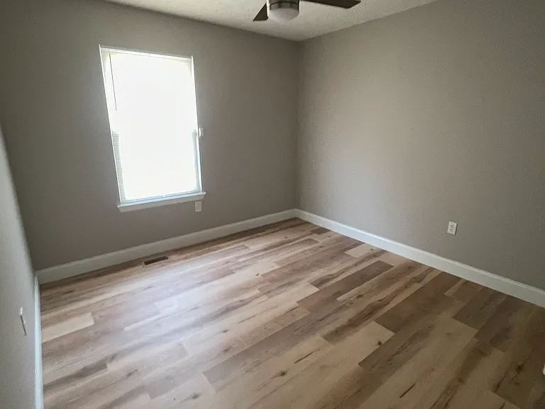 2745 Red Oak Ln — Photo 3