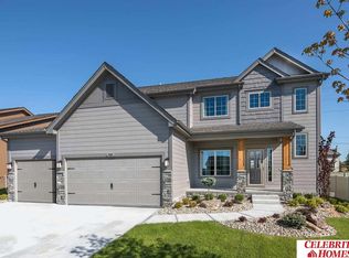 17813 Tibbles St, Omaha, NE 68116