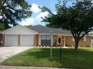 414 Inwood Dr, Baytown, TX 77521