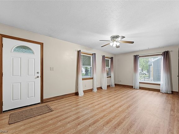 4th image of 485 Grosvenor Ave NW