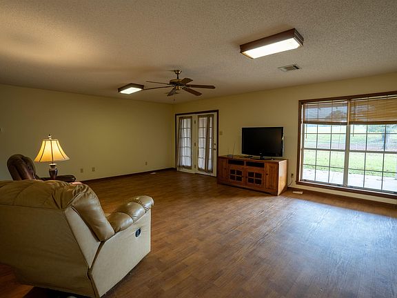 5th image of 1227 Bud Farrar Rd