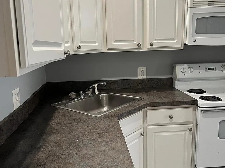 1323 N 15th St #2 — Photo 10