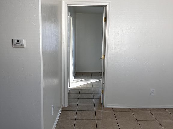 5th image of 3606 E Blacklidge Dr Unit 1