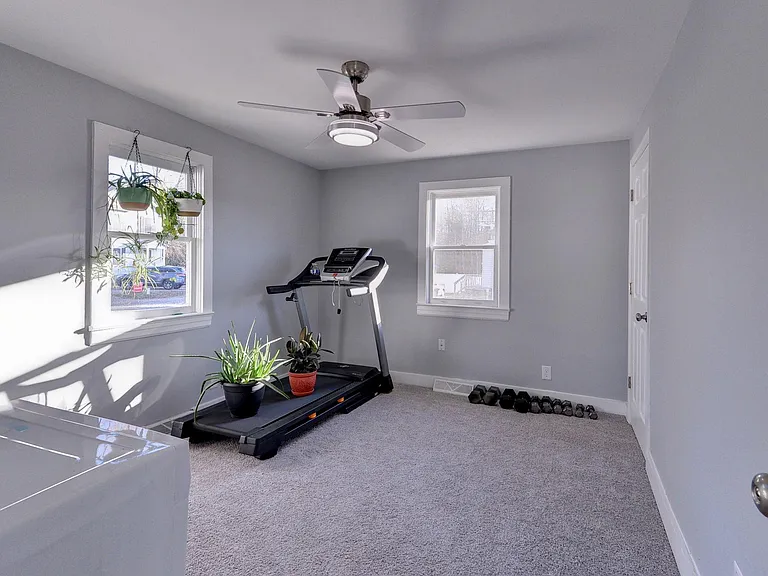 7331 Farmers Dr — Photo 19