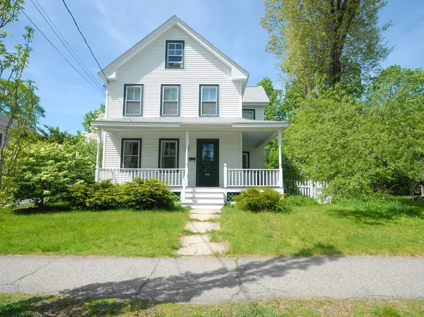 208 Central St, Concord, MA 01742