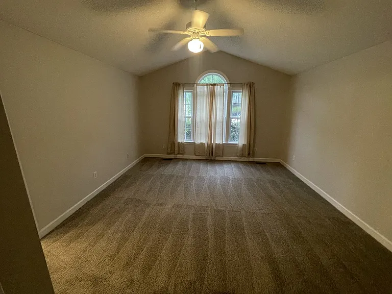 221 Alberbury Commons Ct — Photo 9