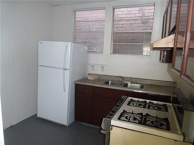 1426 Urania St — Photo 6