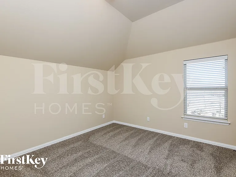 7428 Durness Dr — Photo 12