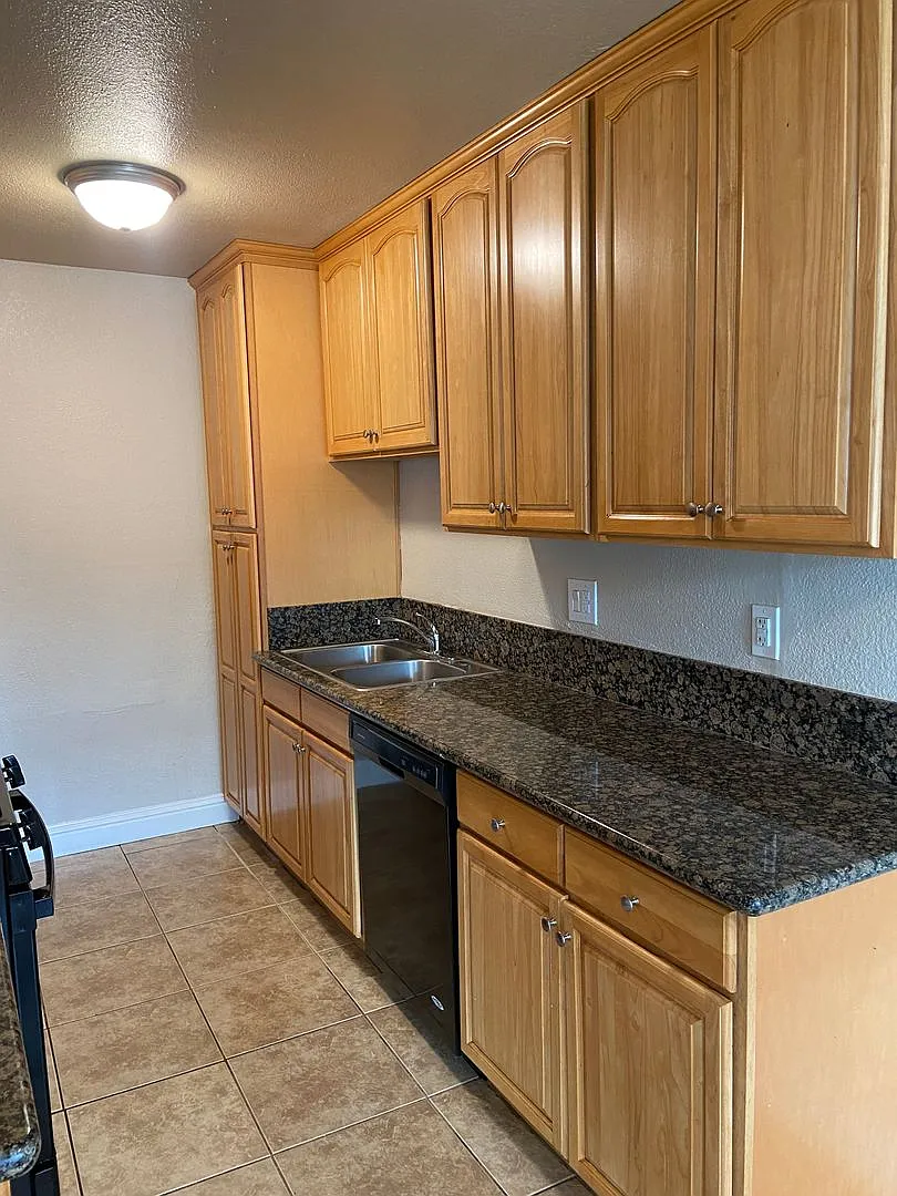 Remodeled Citrus Heights Four-Plex unit, 2 Bdrm, 1 Bath — Photo 3