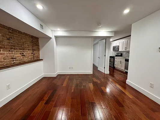 Rented by Massada Home Sales Inc | media 15