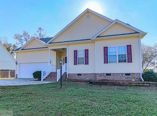213 Starcrest Dr, Pikeville, NC 27863